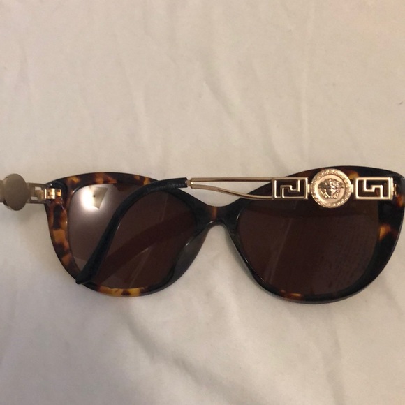 Armani Exchange Sunglasses - Picture 3 of 4